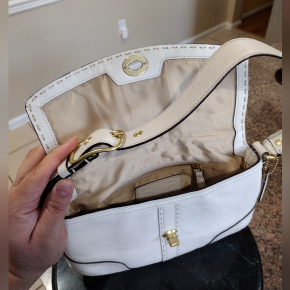 COACH Hampton Off White Leather Stitched Outline  Shoulder bag - Picture 12 of 16